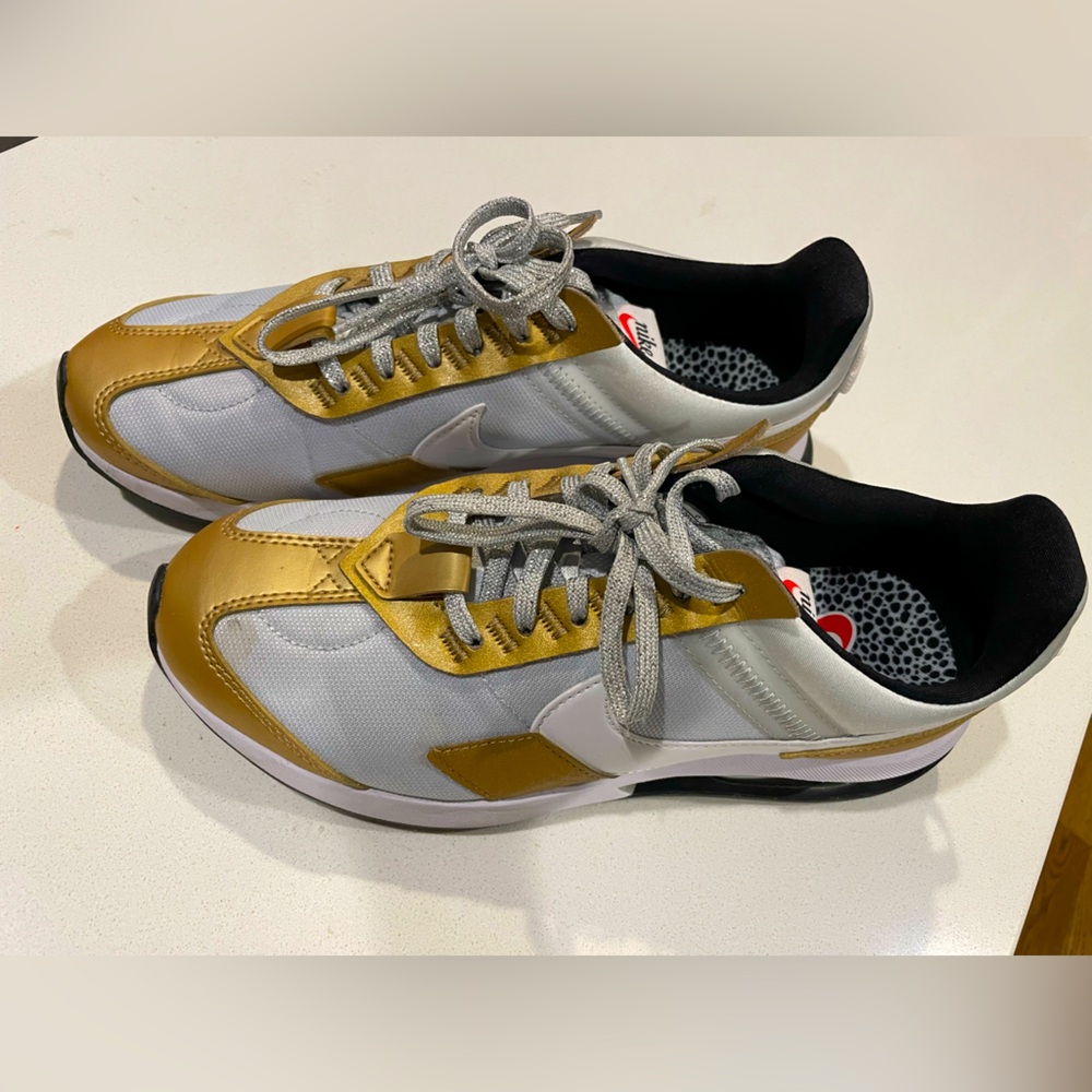 Nike Air Max Pre Day (worn less than 5 times)